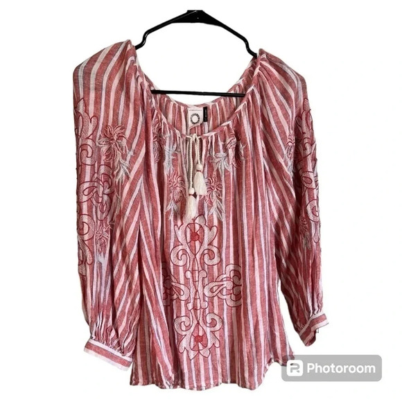 Akemi + Kin Anthropologie Audria Peasant Embroidered Blouse size Small - Picture 5 of 9